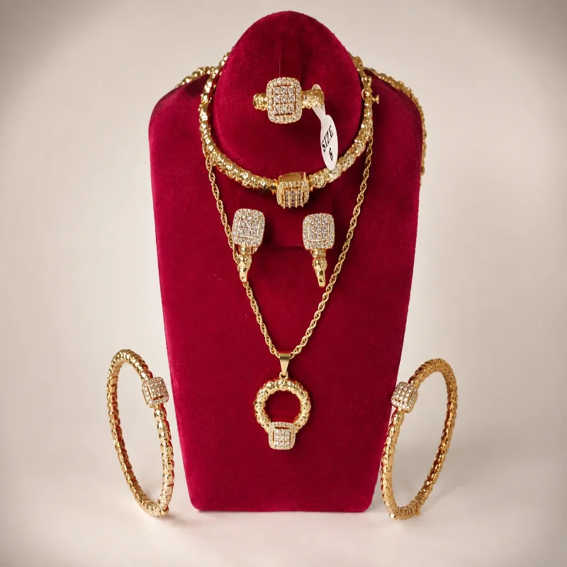 قلادة وخاتم من مجموعة Prestige Pack